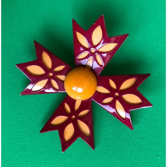 Vintage 1960s Red and Orange Enamel Crest Brooch - Picture 1 of 4